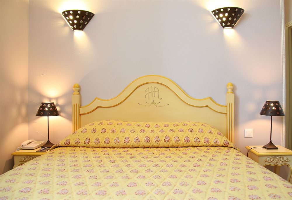 Hotel And Restaurant L Arena Frejus Ngoại thất bức ảnh