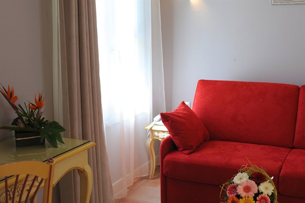 Hotel And Restaurant L Arena Frejus Ngoại thất bức ảnh