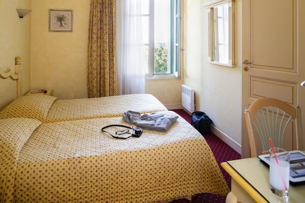 Hotel And Restaurant L Arena Frejus Ngoại thất bức ảnh