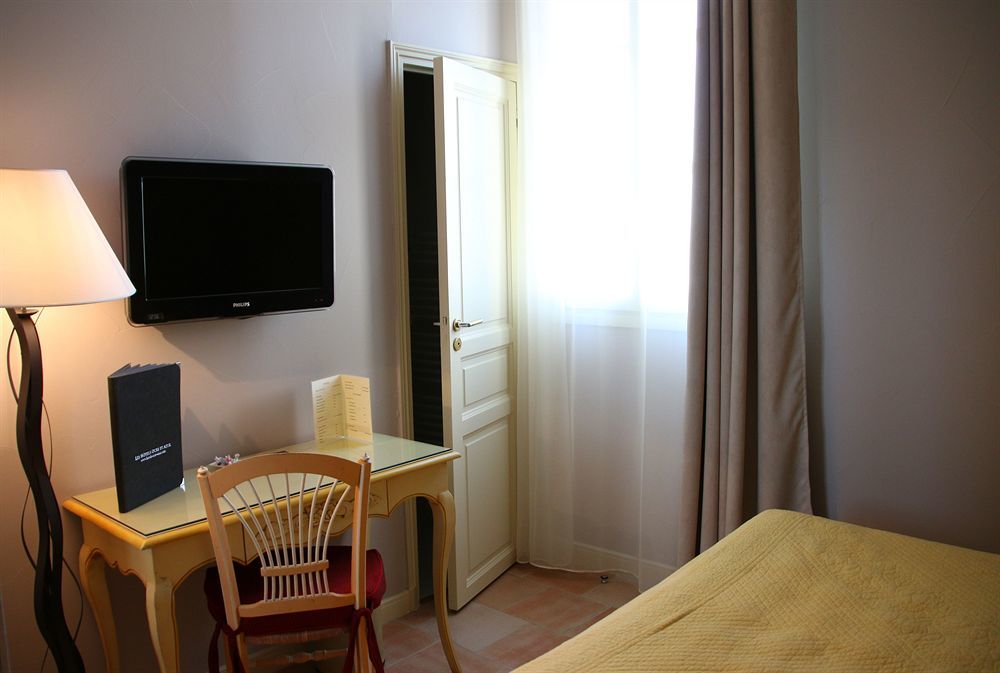 Hotel And Restaurant L Arena Frejus Ngoại thất bức ảnh